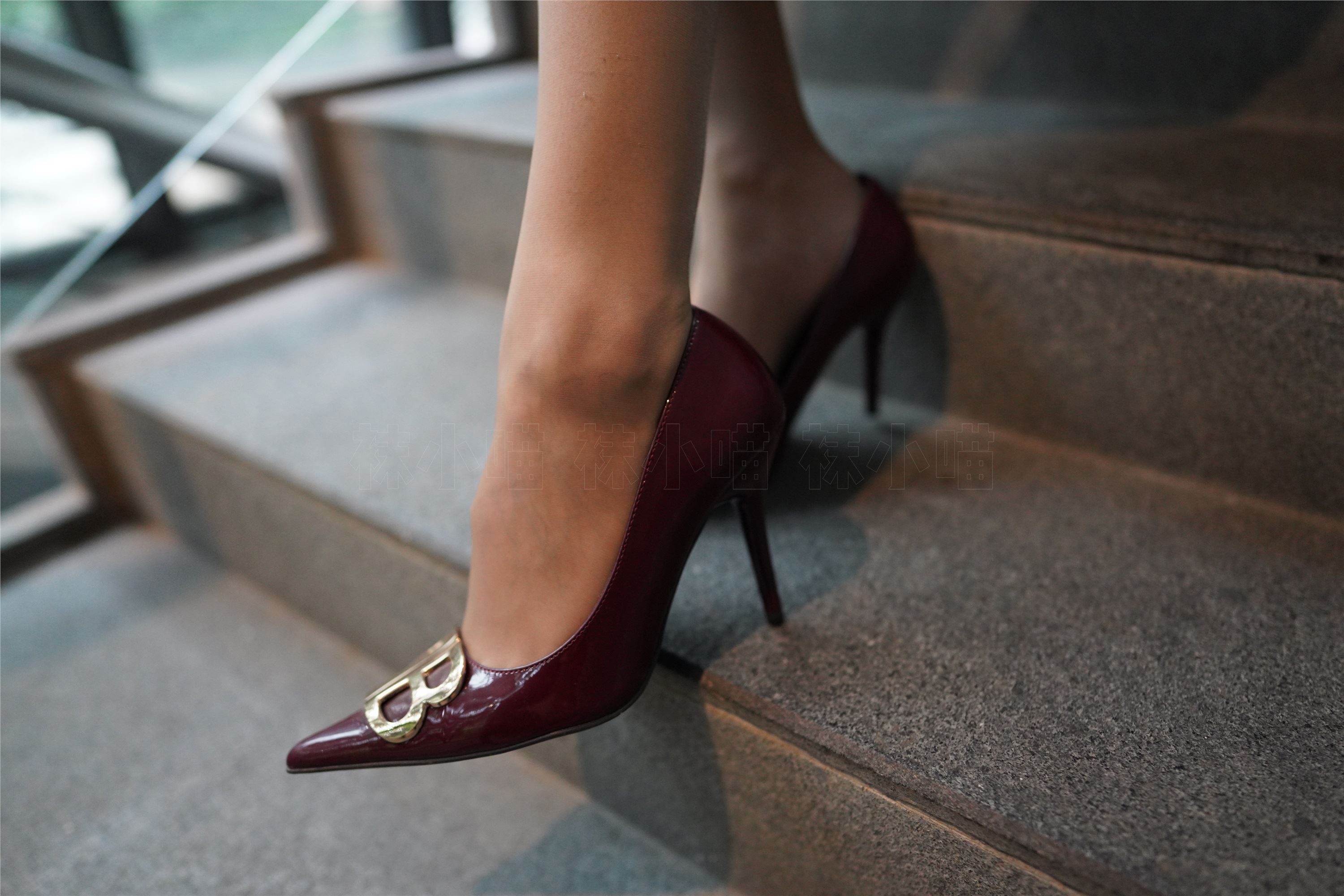 壹吻映画  2021.03.03 YW013《素素·酒红皮裙》